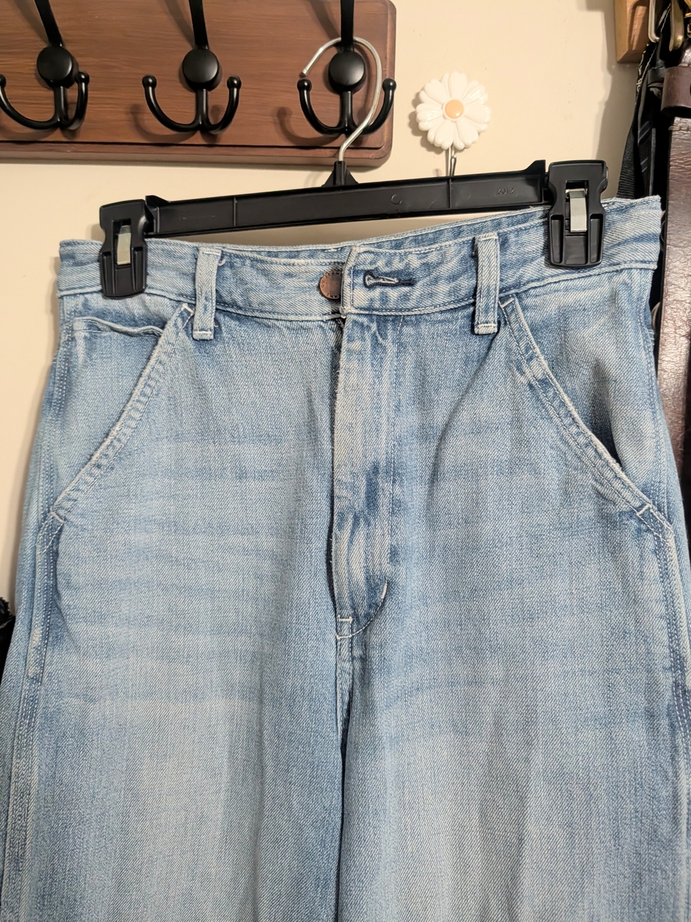 GU Relaxed Fit Women's Light Blue Jeans - Casual Everyday Style